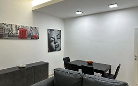 Modern Cenisio Apartment - Self Check-In & Parking
