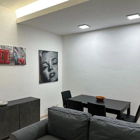 Modern Cenisio Apartment - Self Check-In & Parking Milano Esterno foto